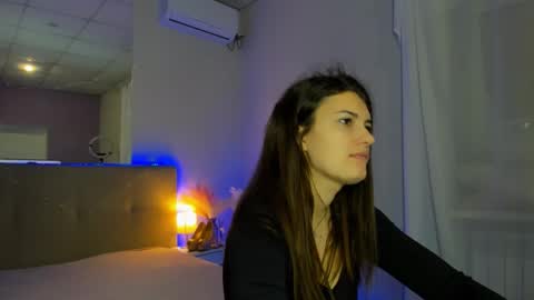 Snapshot of laura__leee chatting on 11/26/25, 06:47 Laura online show from 11/26/25, 06:47