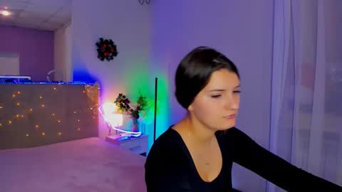 Snapshot of laura__leee chatting on 01/05/26, 05:27 Laura online show from 01/05/26, 05:27