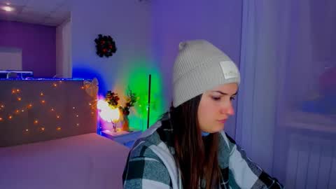 Snapshot of laura__leee chatting on 01/12/26, 06:07 Laura online show from 01/12/26, 06:07