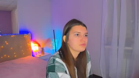 Snapshot of laura__leee chatting on 02/03/26, 06:22 Laura online show from 02/03/26, 06:22