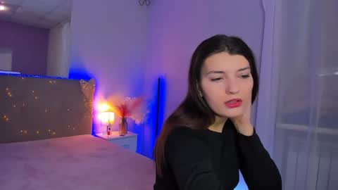 Snapshot of laura__leee chatting on 03/12/26, 05:57 Laura online show from 03/12/26, 05:57