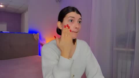 Snapshot of laura__leee chatting on 03/17/26, 05:55 Laura online show from 03/17/26, 05:55