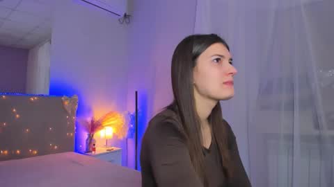 Snapshot of laura__leee chatting on 03/24/26, 06:07 Laura online show from 03/24/26, 06:07