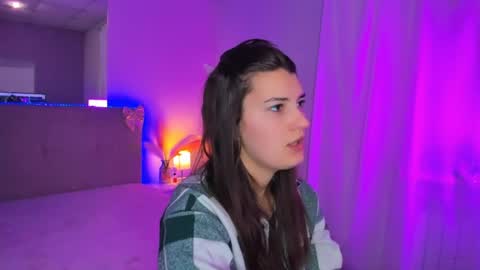 Snapshot of laura__leee chatting on 04/08/26, 05:07 Laura online show from 04/08/26, 05:07