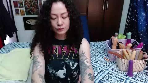  Wen  online show from 09/17/25, 04:41