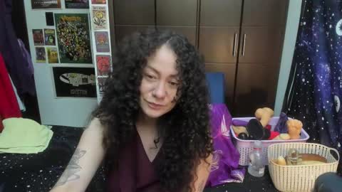  Wen  online show from 11/10/25, 11:04