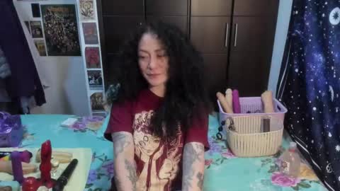 Snapshot of laura_anal_ chatting on 12/18/25, 06:36 Wen online show from 12/18/25, 06:36