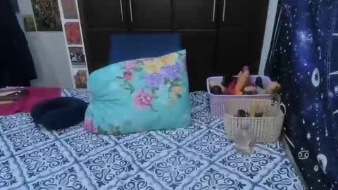 Snapshot of laura_anal_ chatting on 03/30/26, 03:35 Wen online show from 03/30/26, 03:35