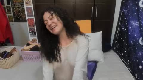 Snapshot of laura_anal_ chatting on 04/15/26, 05:09 Wen online show from 04/15/26, 05:09