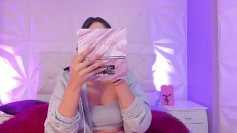 Laura online show from 12/12/24, 08:10