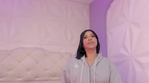 Laura online show from 12/22/24, 02:17