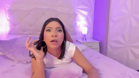 Laura online show from 12/28/24, 02:11