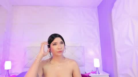 Laura online show from 02/18/25, 01:21