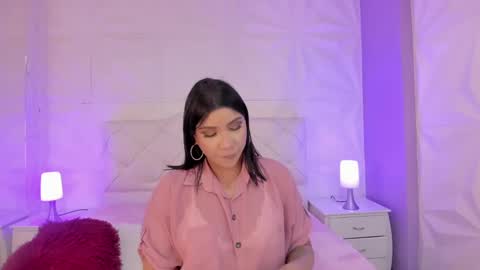 Laura online show from 02/19/25, 07:05