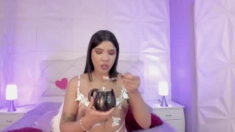 Laura online show from 02/25/25, 07:14