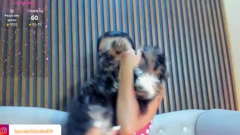 Snapshot of laura_aristizabal_19 chatting on 02/01/25, 07:44 Laura online show from 02/01/25, 07:44