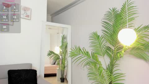 Laura Bonnet  online show from 01/09/25, 07:31