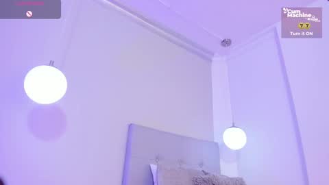 Laura Bonnet  online show from 02/09/25, 08:54