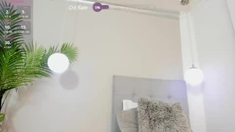 Laura Bonnet  online show from 03/10/25, 06:49