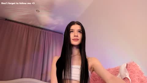 Laura online show from 01/26/25, 02:35