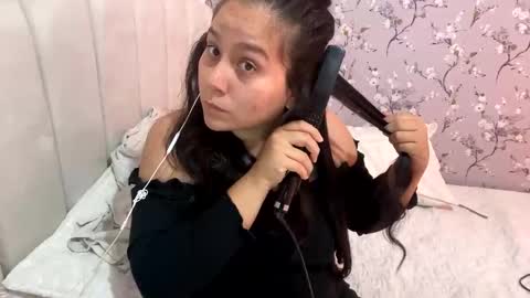 laura online show from 01/21/25, 02:00