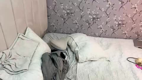 laura online show from 01/21/25, 05:05