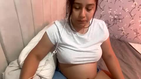 laura online show from 02/12/25, 02:03