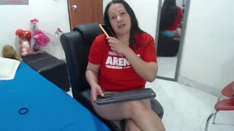 laura_foxx2379 online show from 10/16/25, 02:01