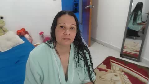 laura_foxx2379 online show from 11/14/25, 04:06