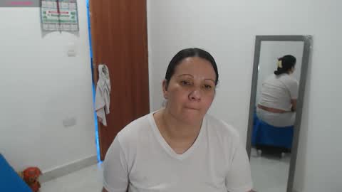 laura_foxx2379 online show from 01/31/26, 09:57