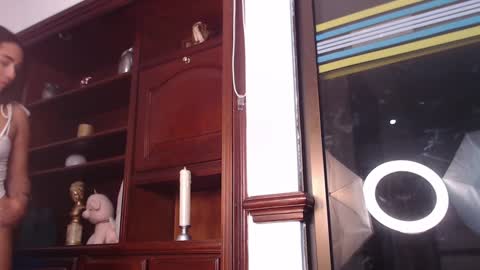 lLAURA online show from 12/07/24, 01:58