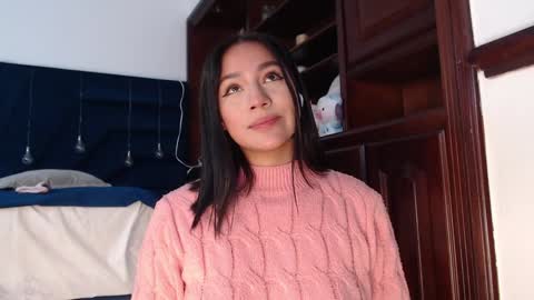 lLAURA online show from 12/29/24, 01:24