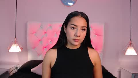 lLAURA online show from 10/22/25, 12:05