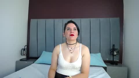 laura hotties online show from 03/01/25, 01:18