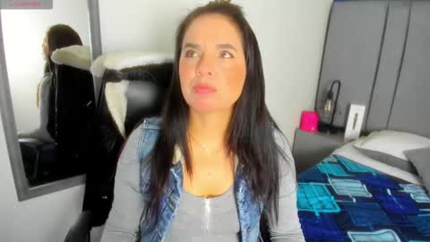 Snapshot of laura_hotties chatting on 02/02/26, 12:48 laura hotties online show from 02/02/26, 12:48