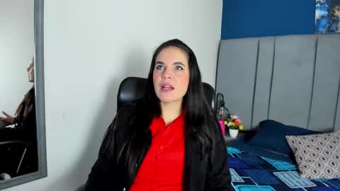 Snapshot of laura_hotties chatting on 02/09/26, 12:53 laura hotties online show from 02/09/26, 12:53