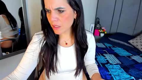 Snapshot of laura_hotties chatting on 02/10/26, 01:59 laura hotties online show from 02/10/26, 01:59