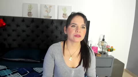 Snapshot of laura_hotties chatting on 02/26/26, 04:39 laura hotties online show from 02/26/26, 04:39