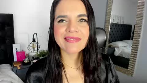 Snapshot of laura_hotties chatting on 03/03/26, 01:06 laura hotties online show from 03/03/26, 01:06