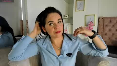 Snapshot of laura_hotties chatting on 06/17/26, 05:25 laura hotties online show from 06/17/26, 05:25