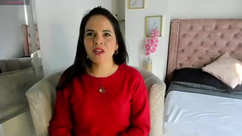 Snapshot of laura_hotties chatting on 06/20/26, 01:36 laura hotties online show from 06/20/26, 01:36