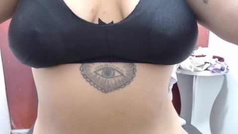 Snapshot of laura_hotyy chatting on 09/14/25, 01:21 Laura online show from 09/14/25, 01:21