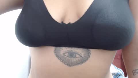 Snapshot of laura_hotyy chatting on 09/17/25, 02:08 Laura online show from 09/17/25, 02:08