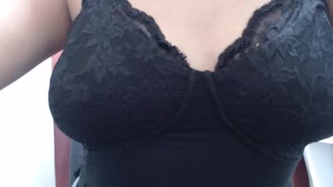 Snapshot of laura_hotyy chatting on 09/27/25, 04:56 Laura online show from 09/27/25, 04:56