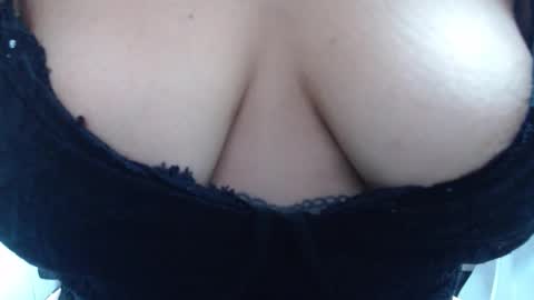  Laura  online show from 12/14/25, 07:51