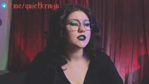 Snapshot of laura_karamazov chatting on 01/23/25, 12:41 Miss Laura online show from 01/23/25, 12:41