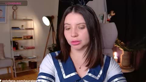 Laura Lee. online show from 10/10/25, 01:48