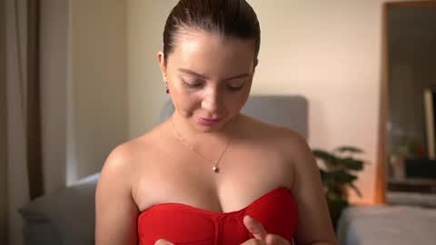 Snapshot of laura_lee chatting on 03/29/26, 01:16 Laura Lee. online show from 03/29/26, 01:16