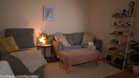 Laura Lee. online show from 05/02/26, 02:05