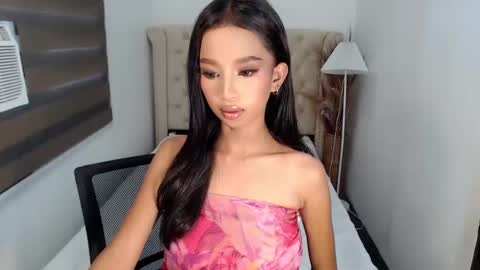 Snapshot of laura_leighxx chatting on 01/09/25, 03:47 Laura leighxx online show from 01/09/25, 03:47